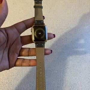 Apple Watch Series 5 Cellular 40MM.